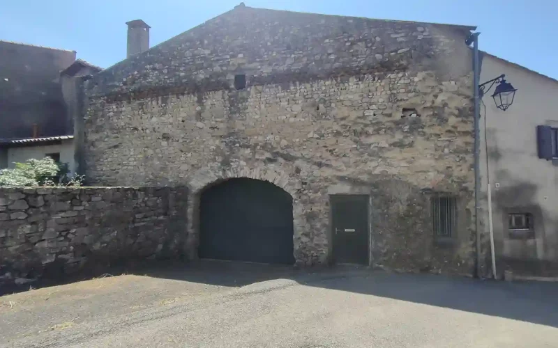 larnac-verrerie-exterieur-saint-hilaire-patrimoine